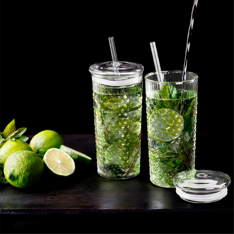 Vaso de Vidrio en Relieve con Tapa y Bombilla 650ml