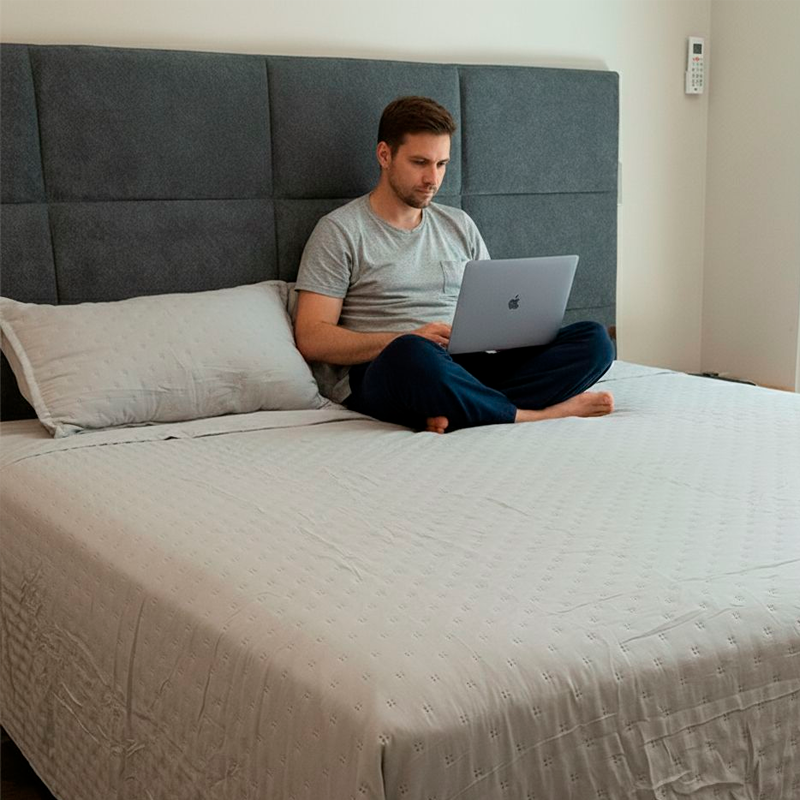 Cubrecama Premium Verano–Otoño | 2 Plazas y King | 3 Colores | Ultra Suave y Liviano – WAKESHOME