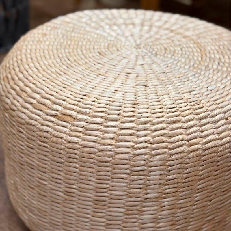Puff de Rattan Fibra Natural 43x27cm Crudo