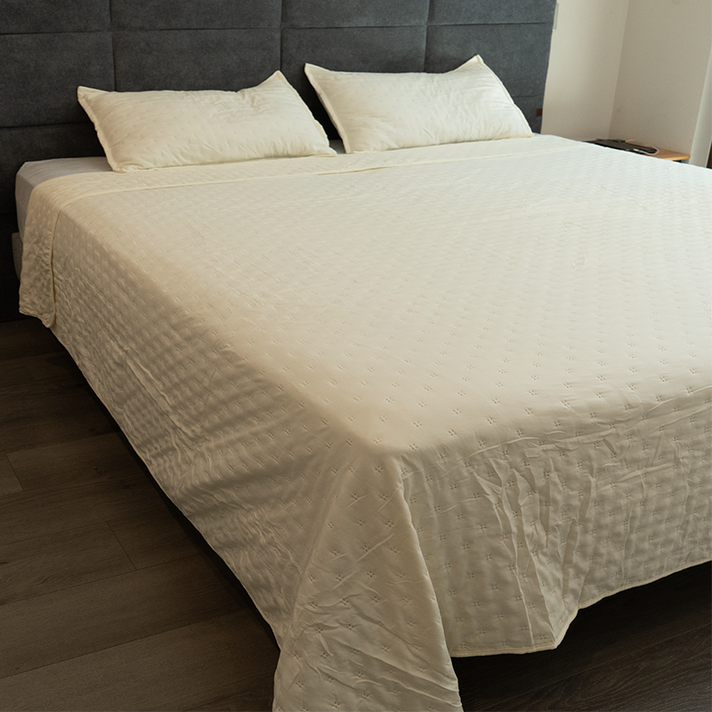 Cubrecama Premium Verano–Otoño | 2 Plazas y King | 3 Colores | Ultra Suave y Liviano – WAKESHOME