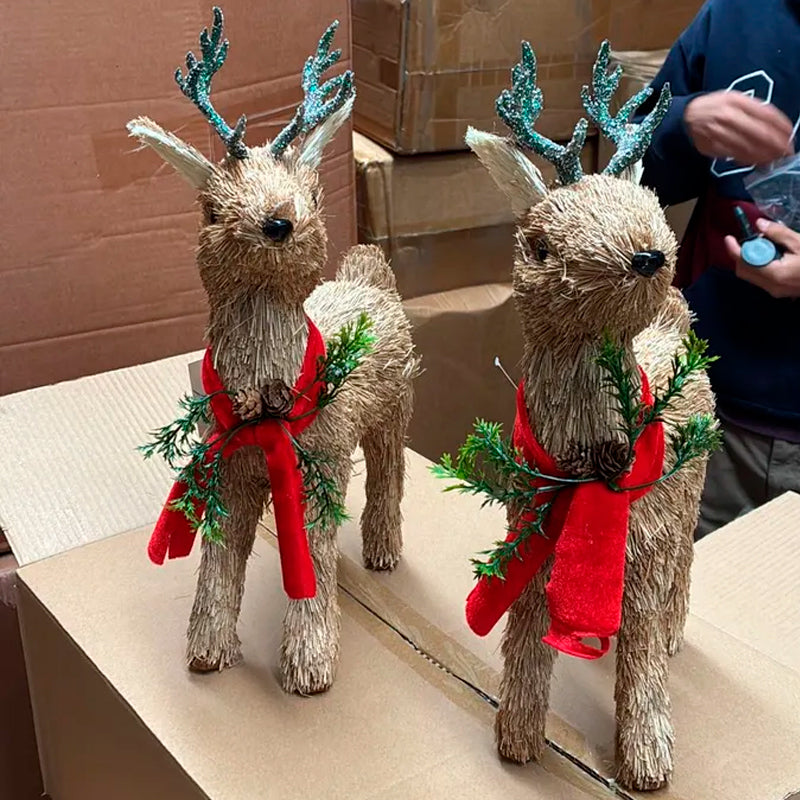 Adorno De Navidad Muñeco Reno Con Piñas Decoracion Navideña Reno