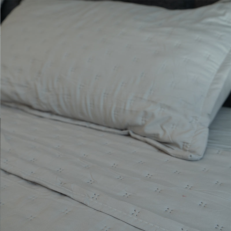 Cubrecama Premium Verano–Otoño | 2 Plazas y King | 3 Colores | Ultra Suave y Liviano – WAKESHOME